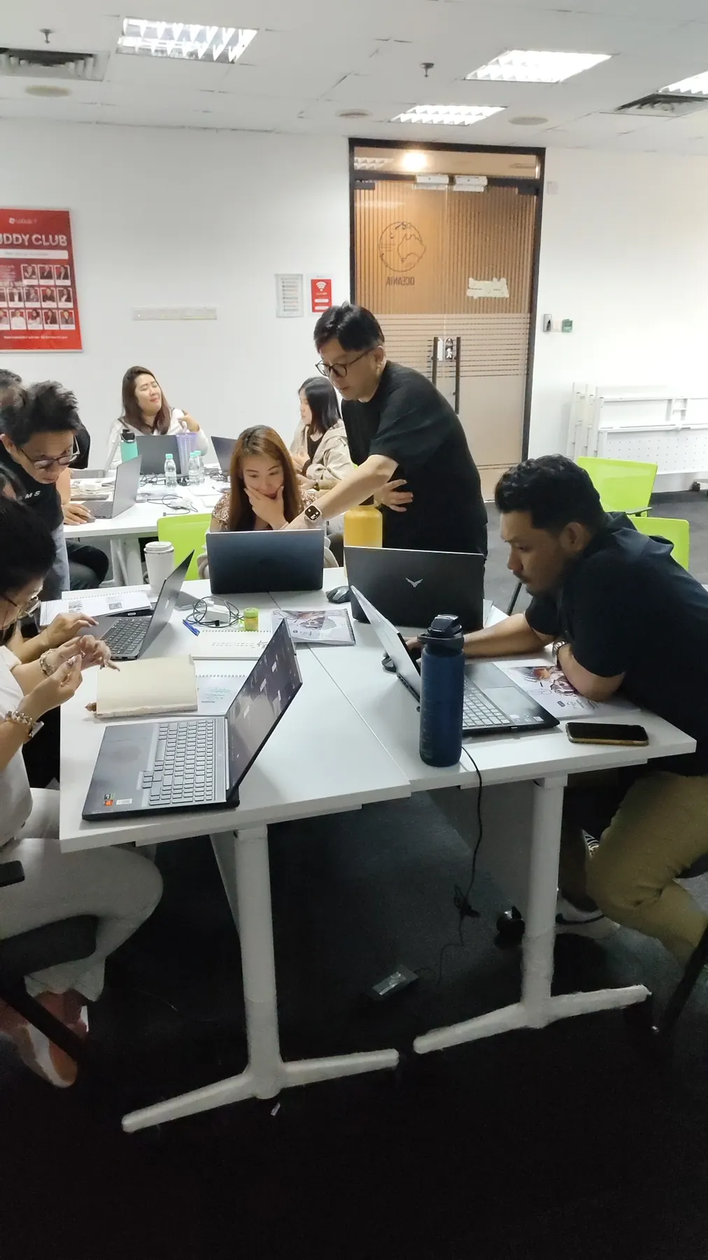 Hands-on corporate AI workshop with Han Yong